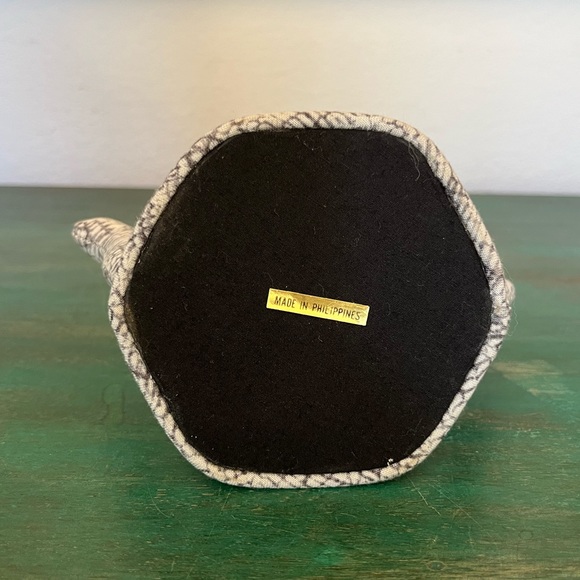 Toile Cloth Teapot Pin Cushion | Vintage | 4-1/4” T, 5-1/2” W - Picture 9 of 11